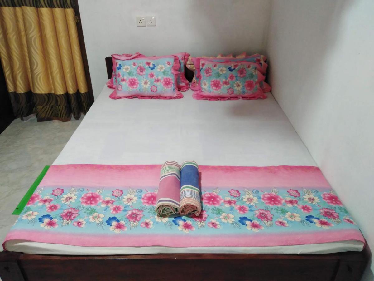 Deniyaya Guest House Quarto foto